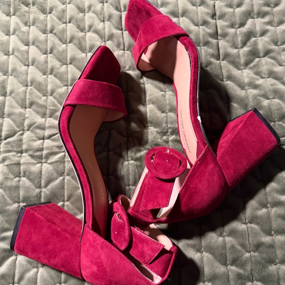 Antonio Melani red suede ankle strap block‎ heel shoes heels size 7